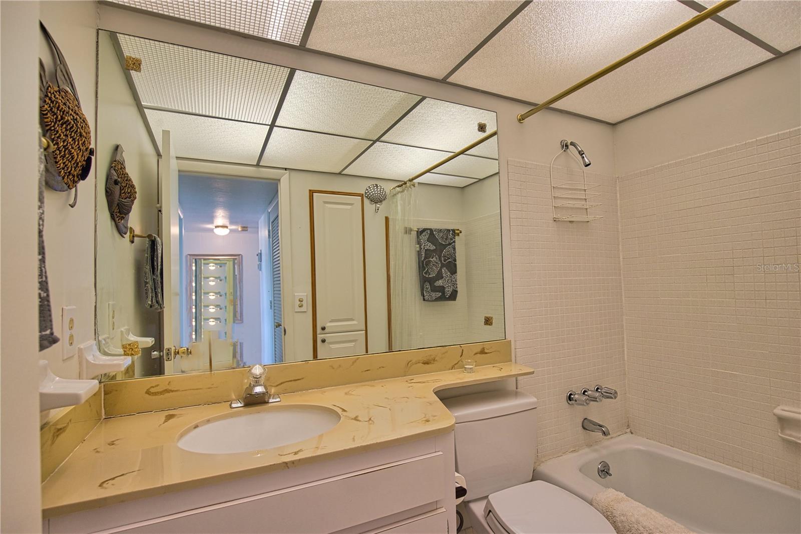 Image 21 of 26 For 200 The Esplanade  C-9