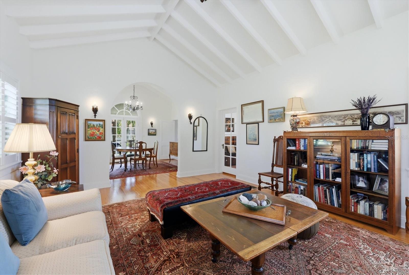 Image 11 of 76 For 521 Harbor Drive S