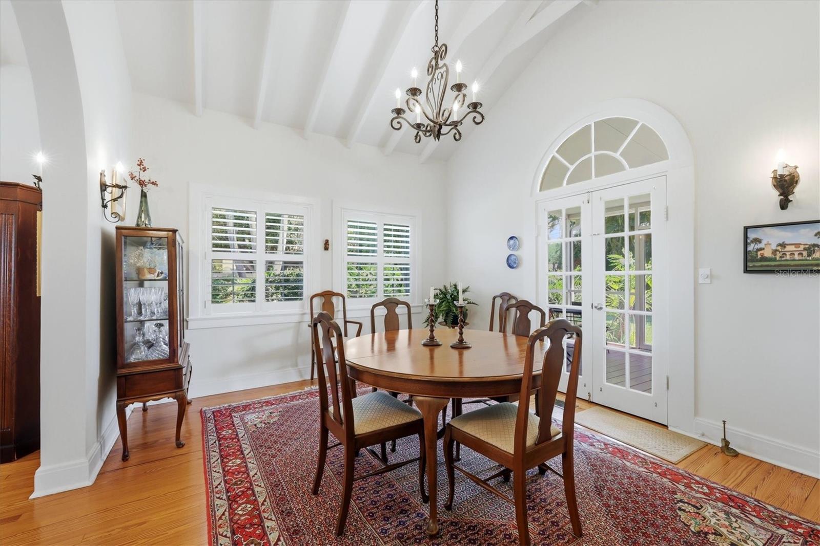 Image 15 of 76 For 521 Harbor Drive S