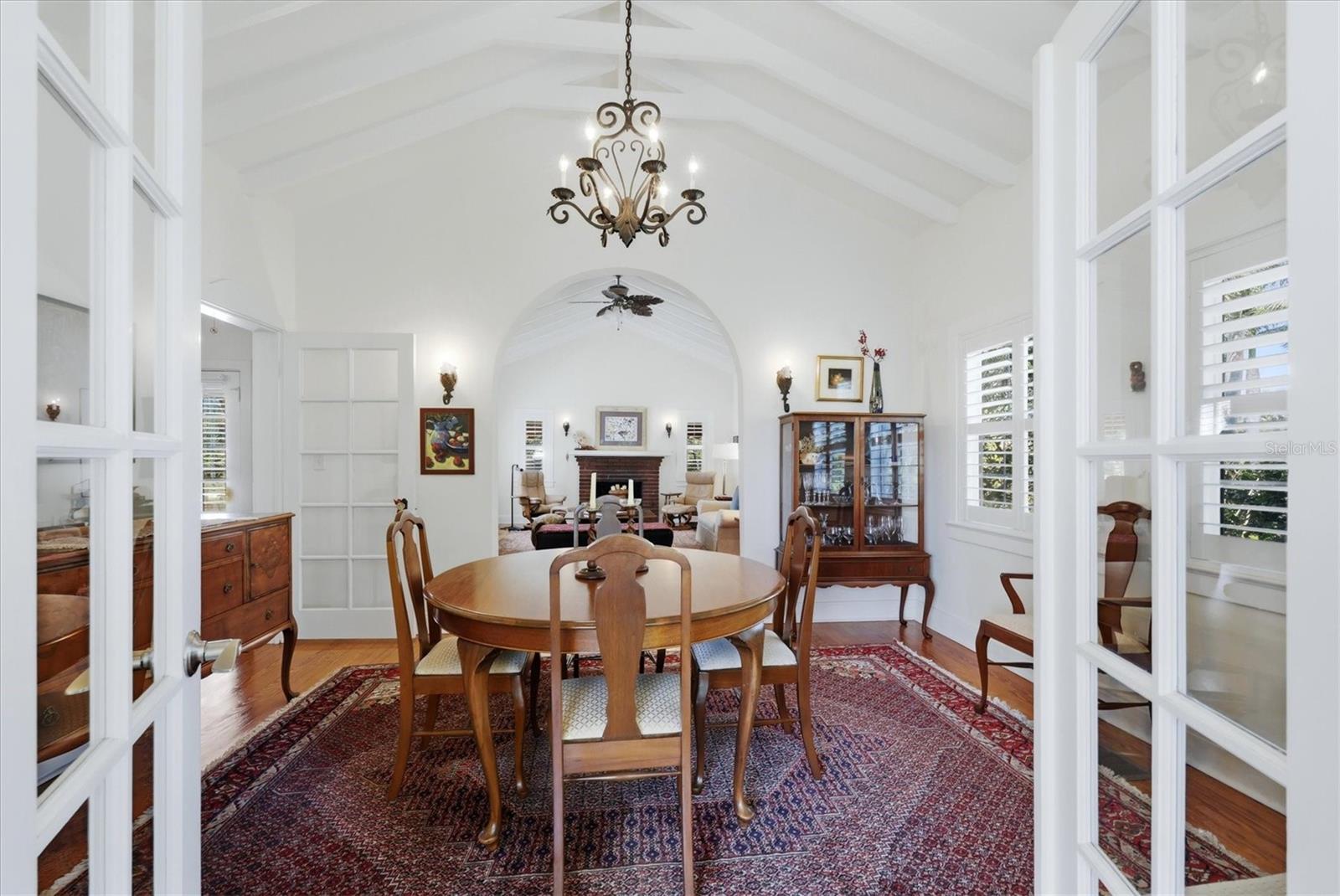 Image 17 of 76 For 521 Harbor Drive S