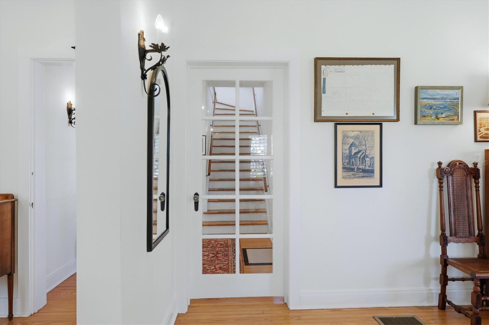 Image 21 of 76 For 521 Harbor Drive S