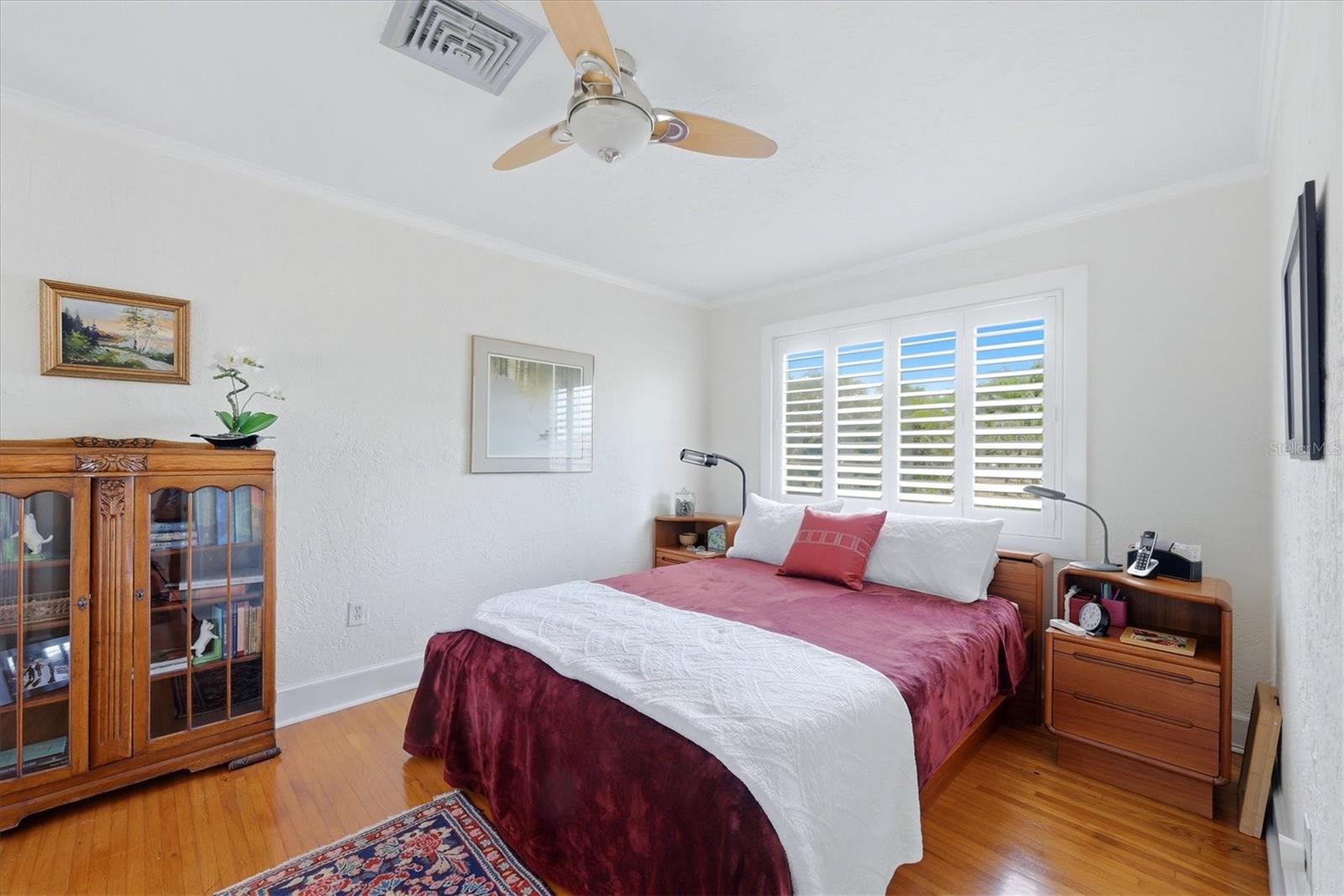 Image 30 of 76 For 521 Harbor Drive S