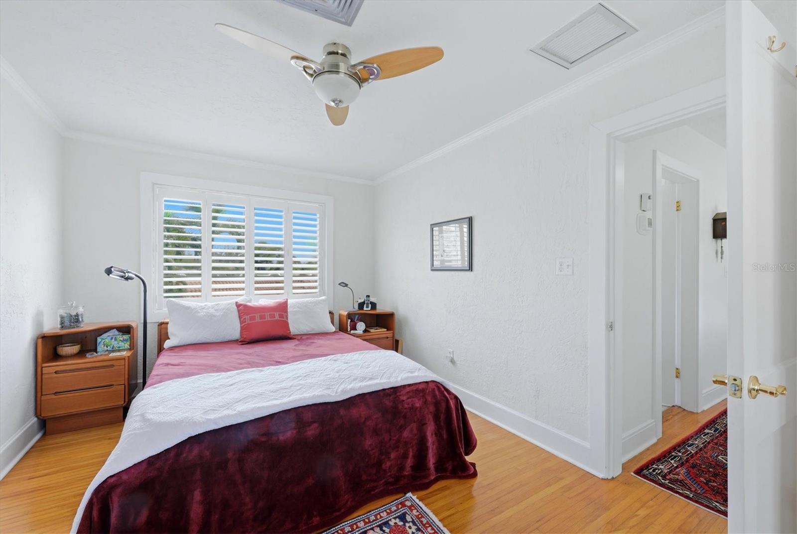 Image 31 of 76 For 521 Harbor Drive S