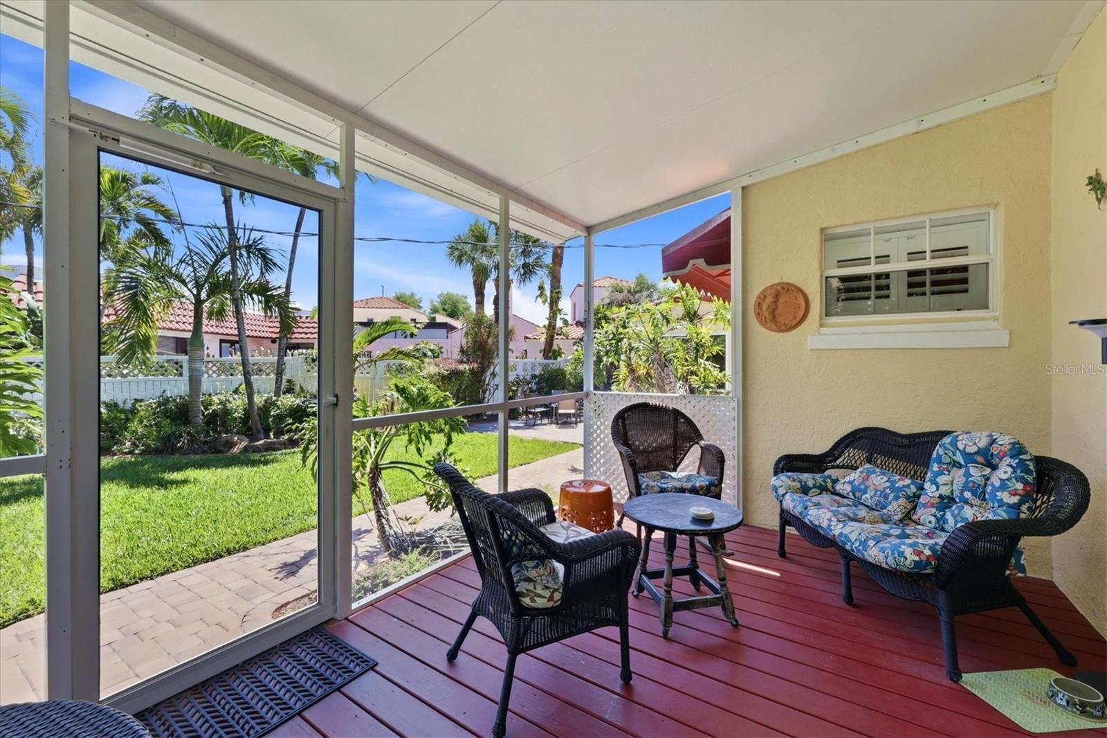 Image 41 of 76 For 521 Harbor Drive S