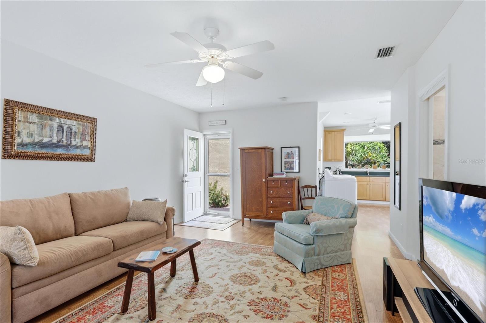 Image 45 of 76 For 521 Harbor Drive S