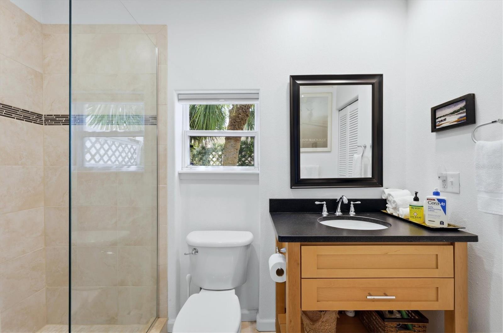 Image 47 of 76 For 521 Harbor Drive S