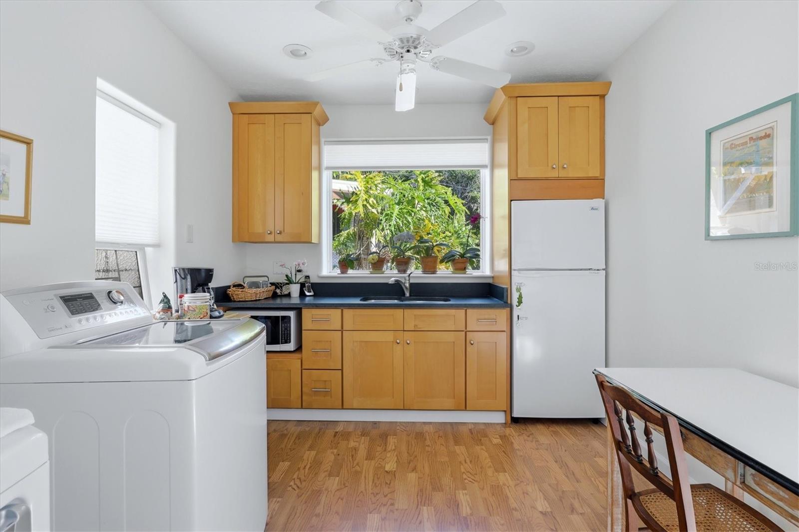 Image 48 of 76 For 521 Harbor Drive S