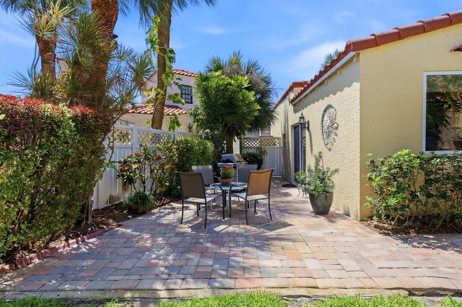 Image 50 of 76 For 521 Harbor Drive S