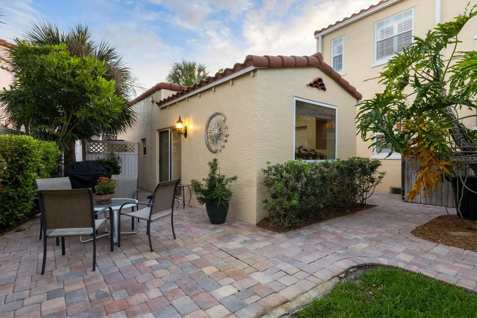 Image 51 of 76 For 521 Harbor Drive S