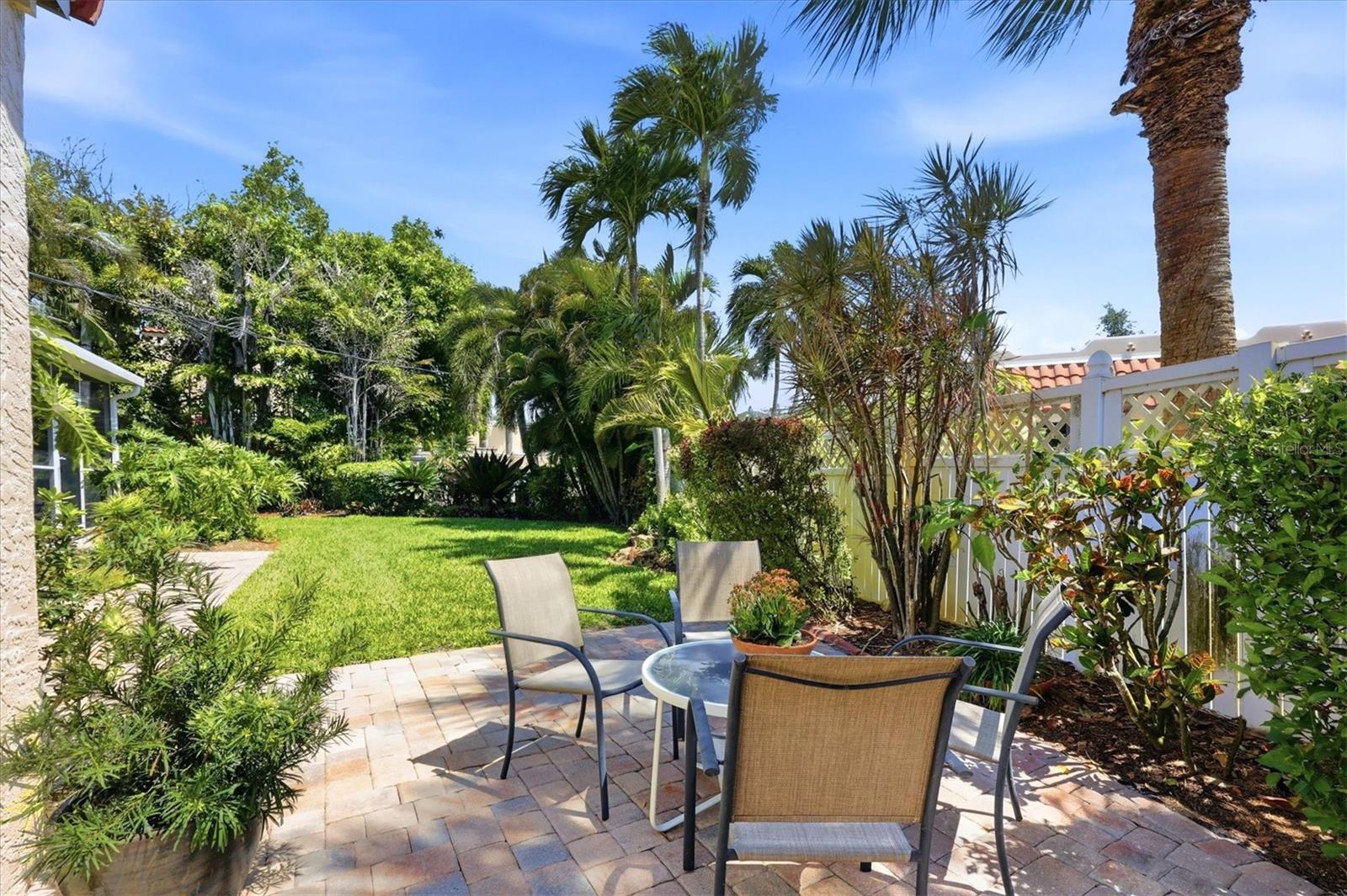 Image 53 of 76 For 521 Harbor Drive S