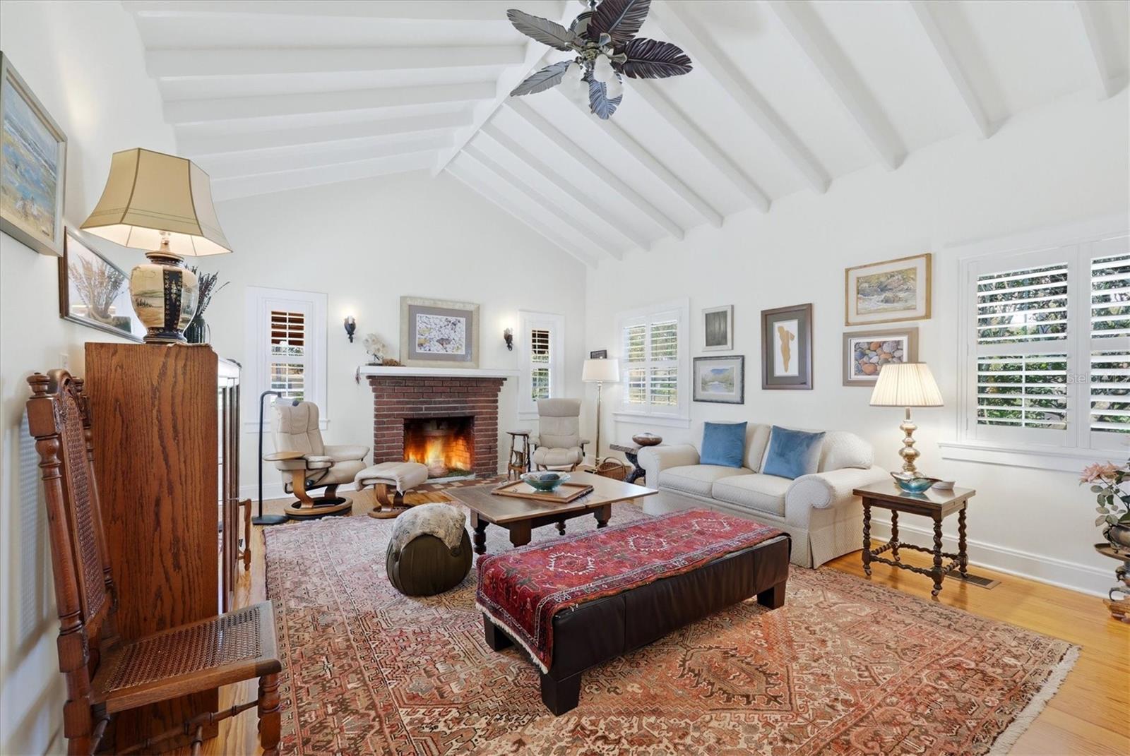 Image 8 of 76 For 521 Harbor Drive S