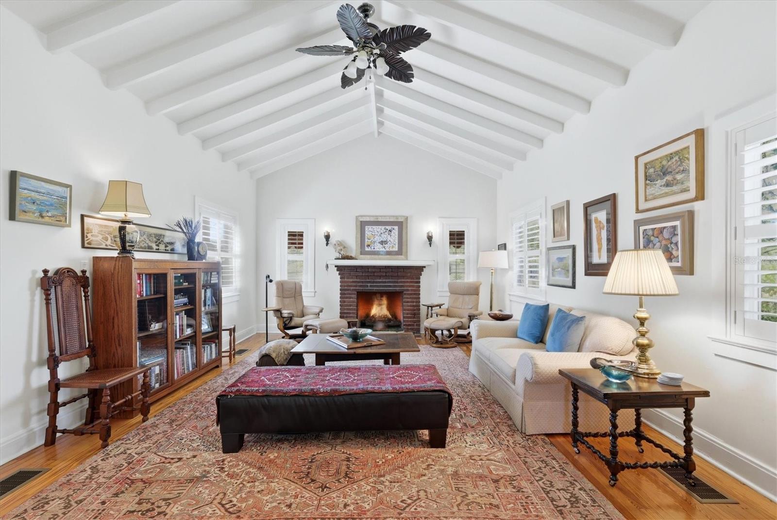 Image 9 of 76 For 521 Harbor Drive S