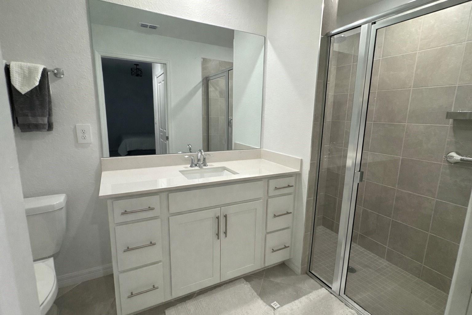 Image 9 of 16 For 19140 Scallop Loop  107