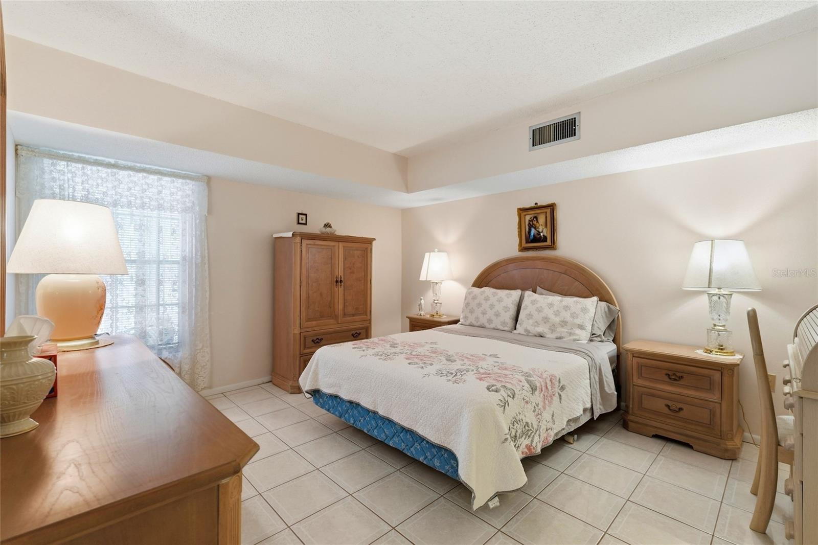 Image 23 of 49 For 2609 Woodgate Lane K4