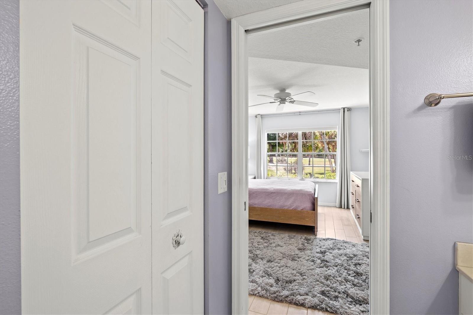 Image 28 of 74 For 811 Montrose Drive 103