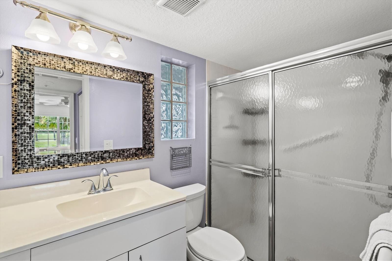 Image 29 of 74 For 811 Montrose Drive 103