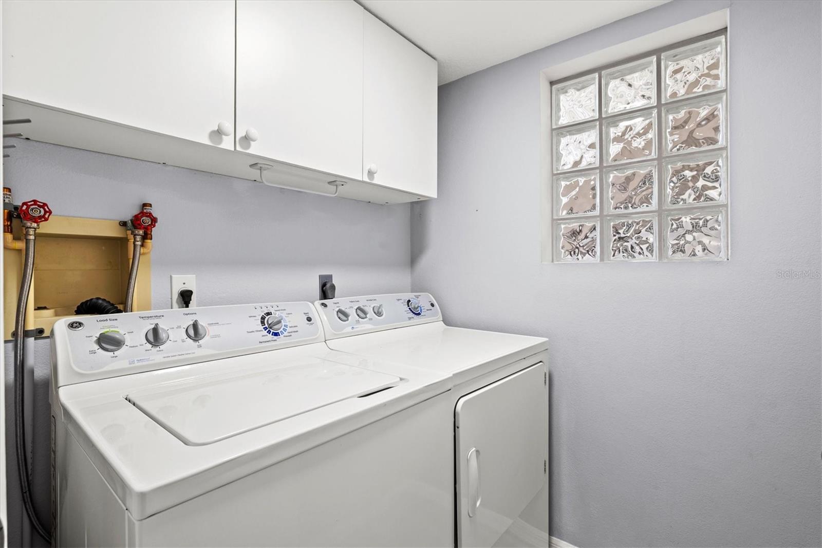 Image 34 of 74 For 811 Montrose Drive 103