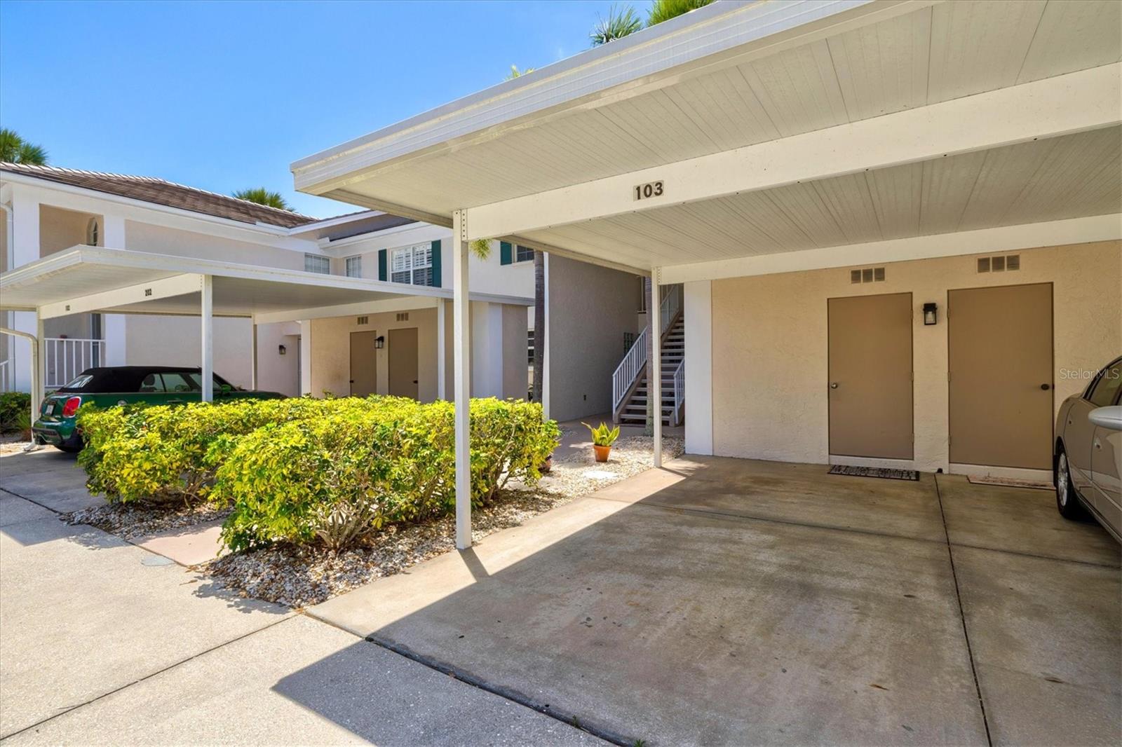 Image 39 of 74 For 811 Montrose Drive 103