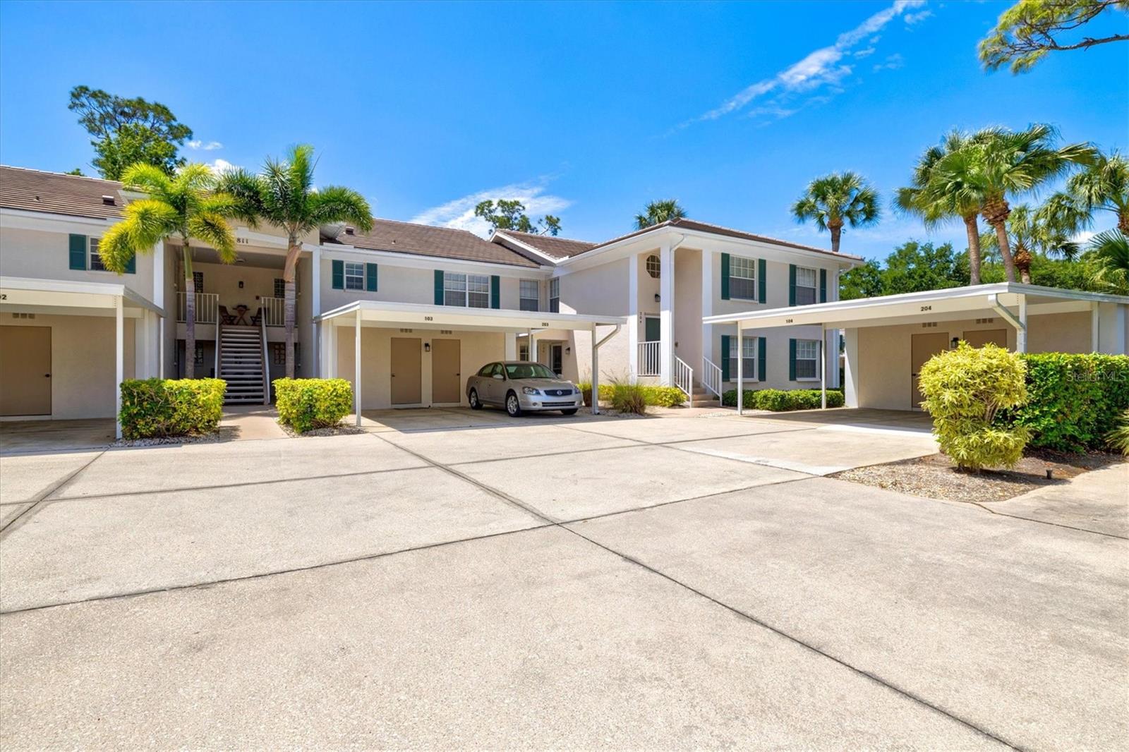 Image 51 of 74 For 811 Montrose Drive 103