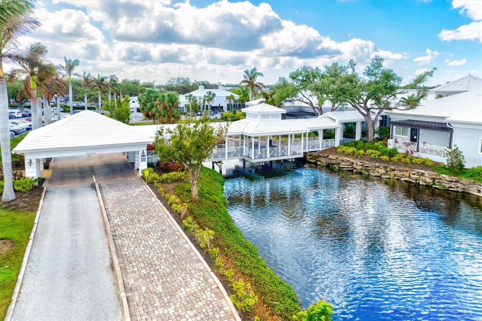 Image 60 of 74 For 811 Montrose Drive 103