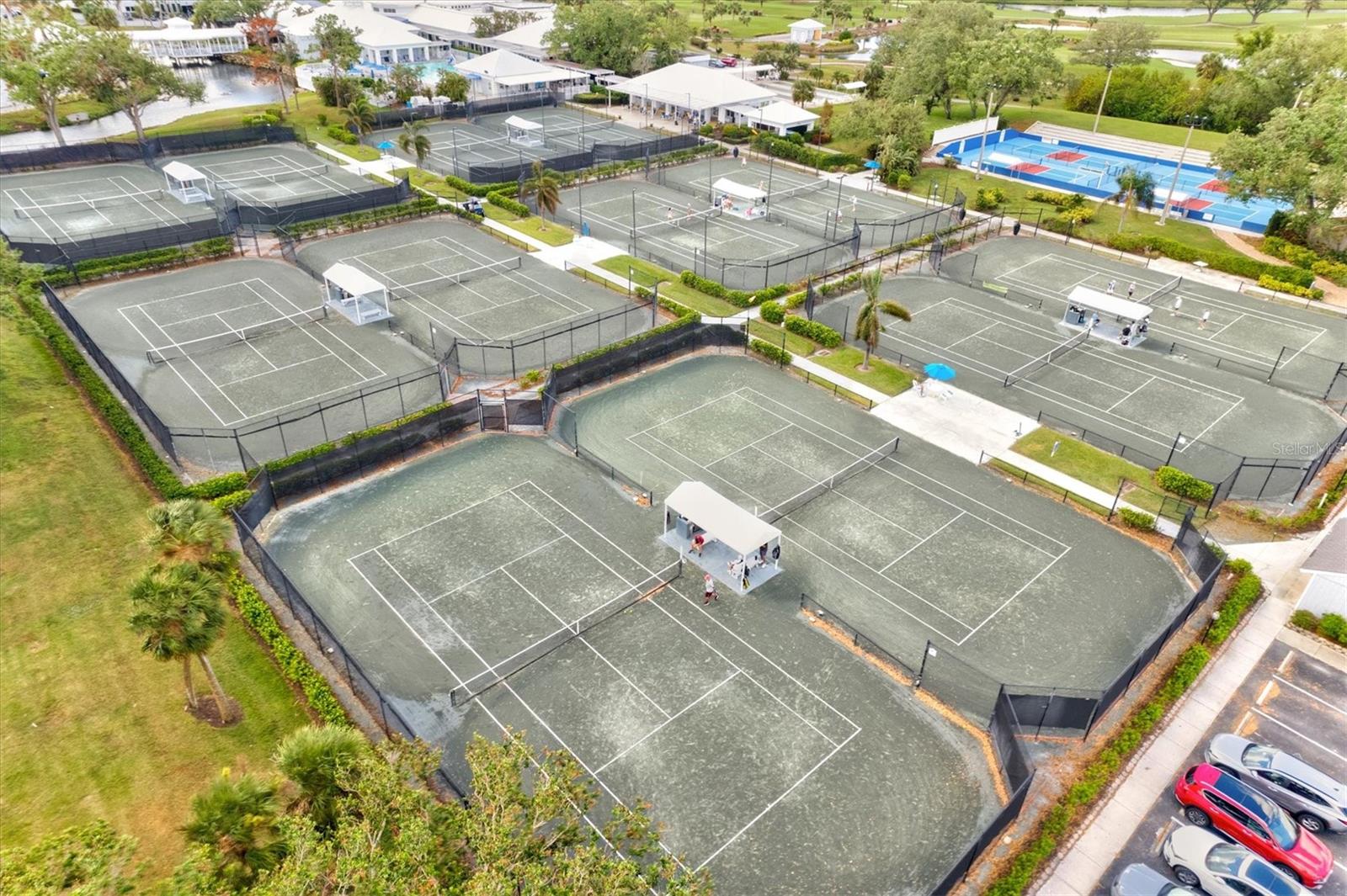 Image 61 of 74 For 811 Montrose Drive 103