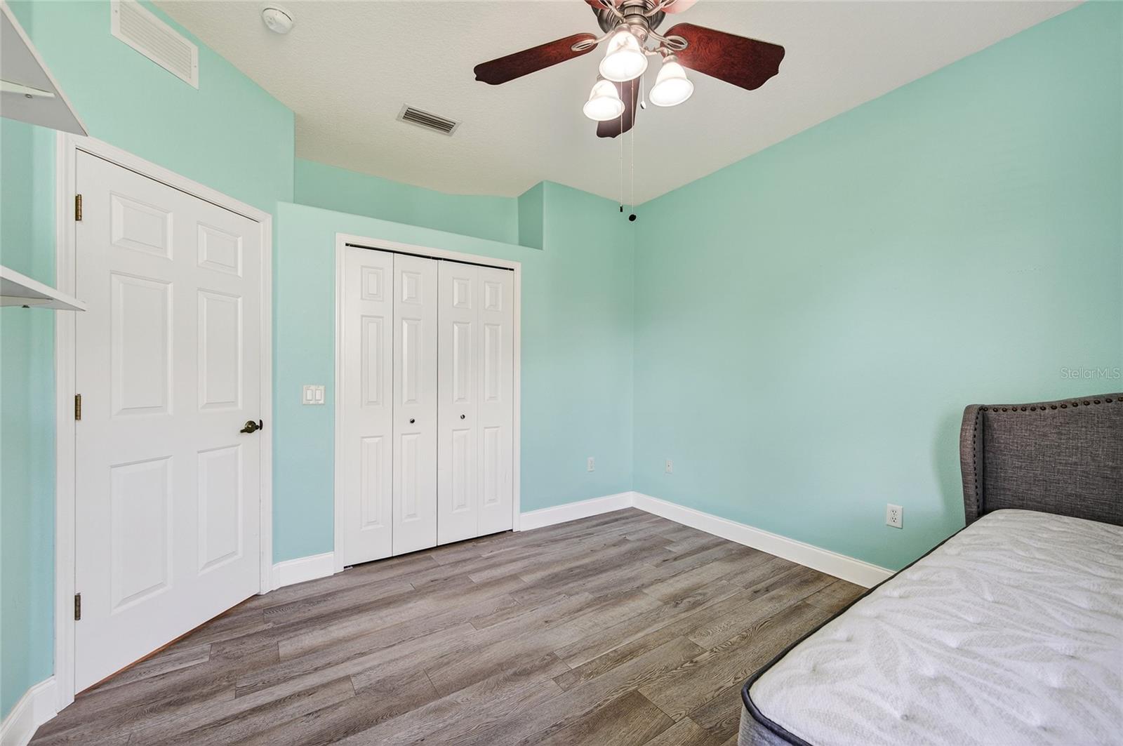 Image 31 of 50 For 3409 38th Terrace E