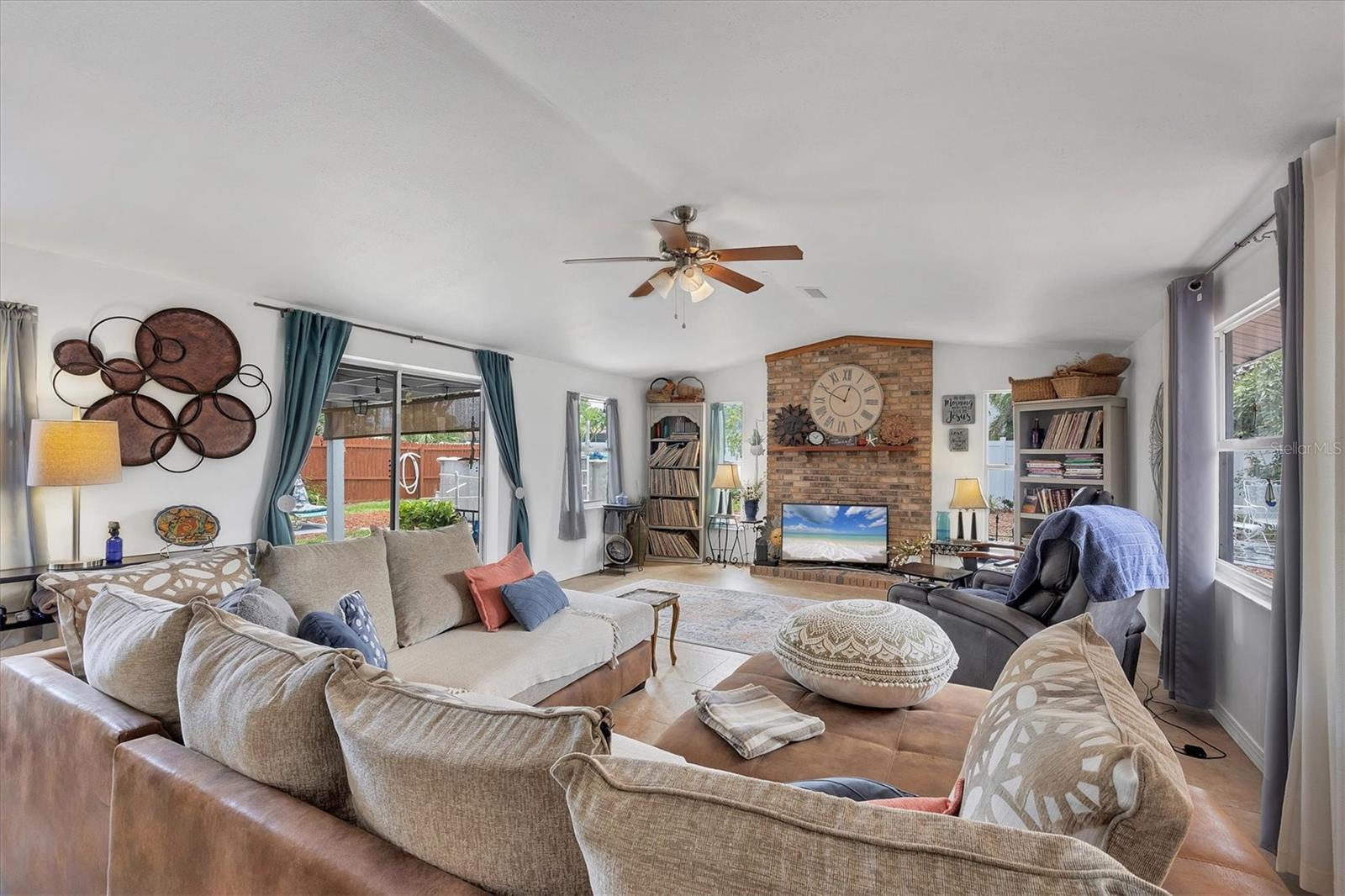 Image 11 of 33 For 1222 Pinebrook Way