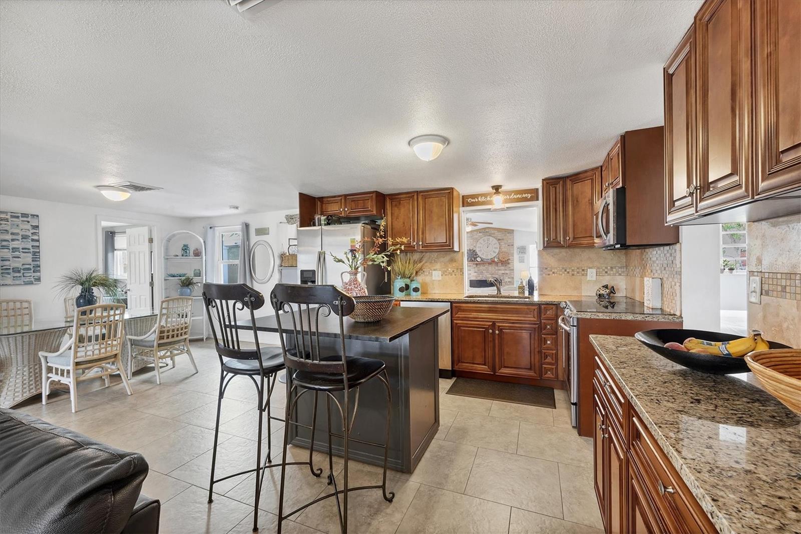 Image 5 of 33 For 1222 Pinebrook Way