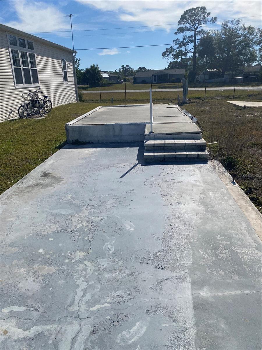 Image 2 of 6 For 6684 Acacia Court