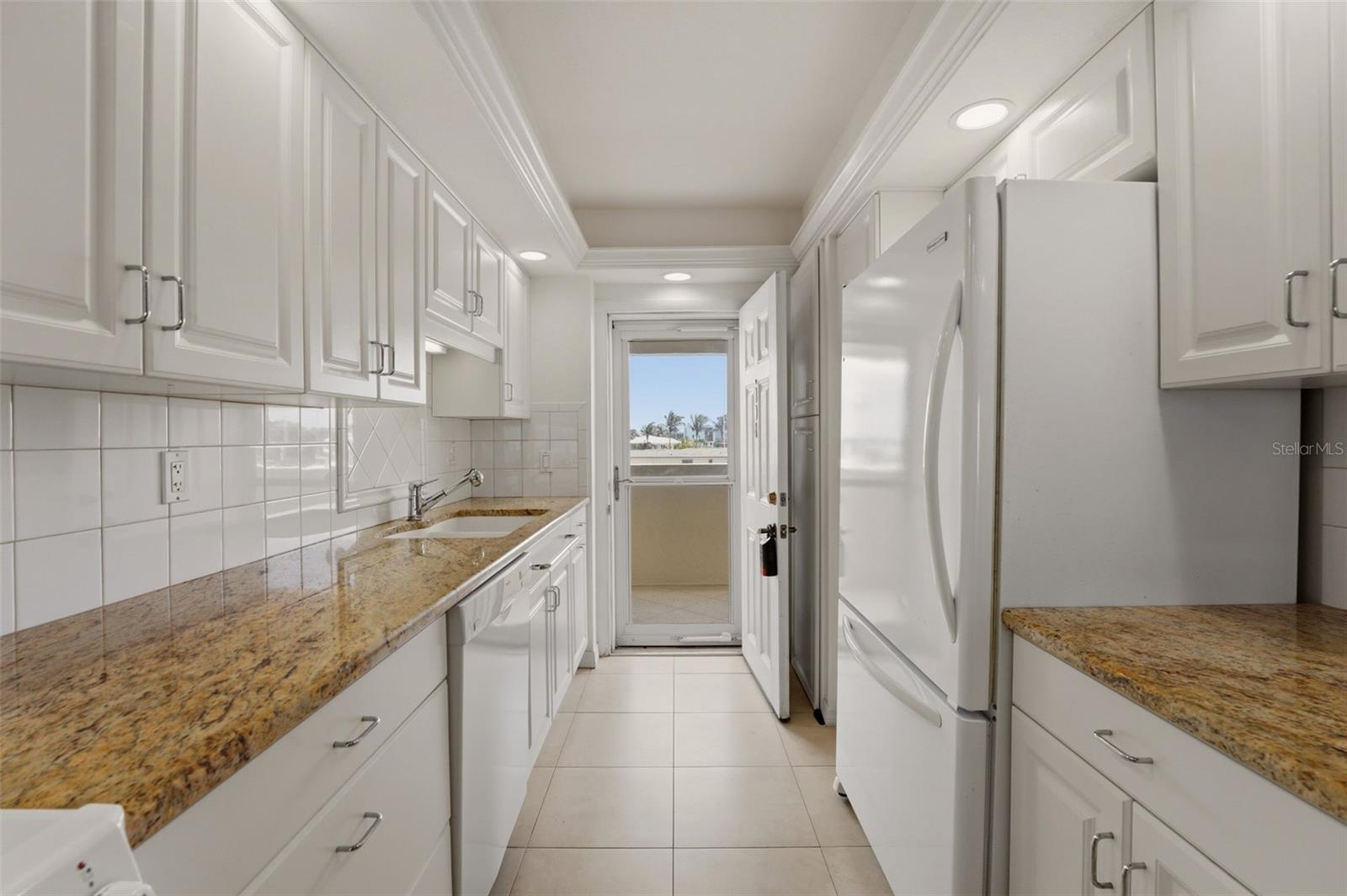 Image 11 of 67 For 1150 Tarpon Center Drive 3d