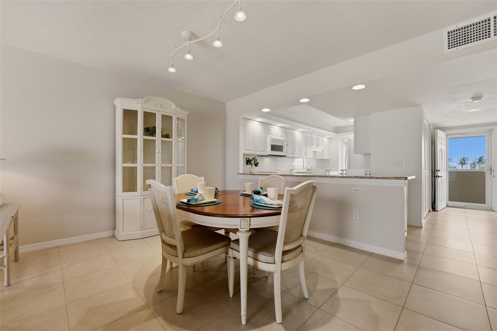 Image 15 of 67 For 1150 Tarpon Center Drive 3d