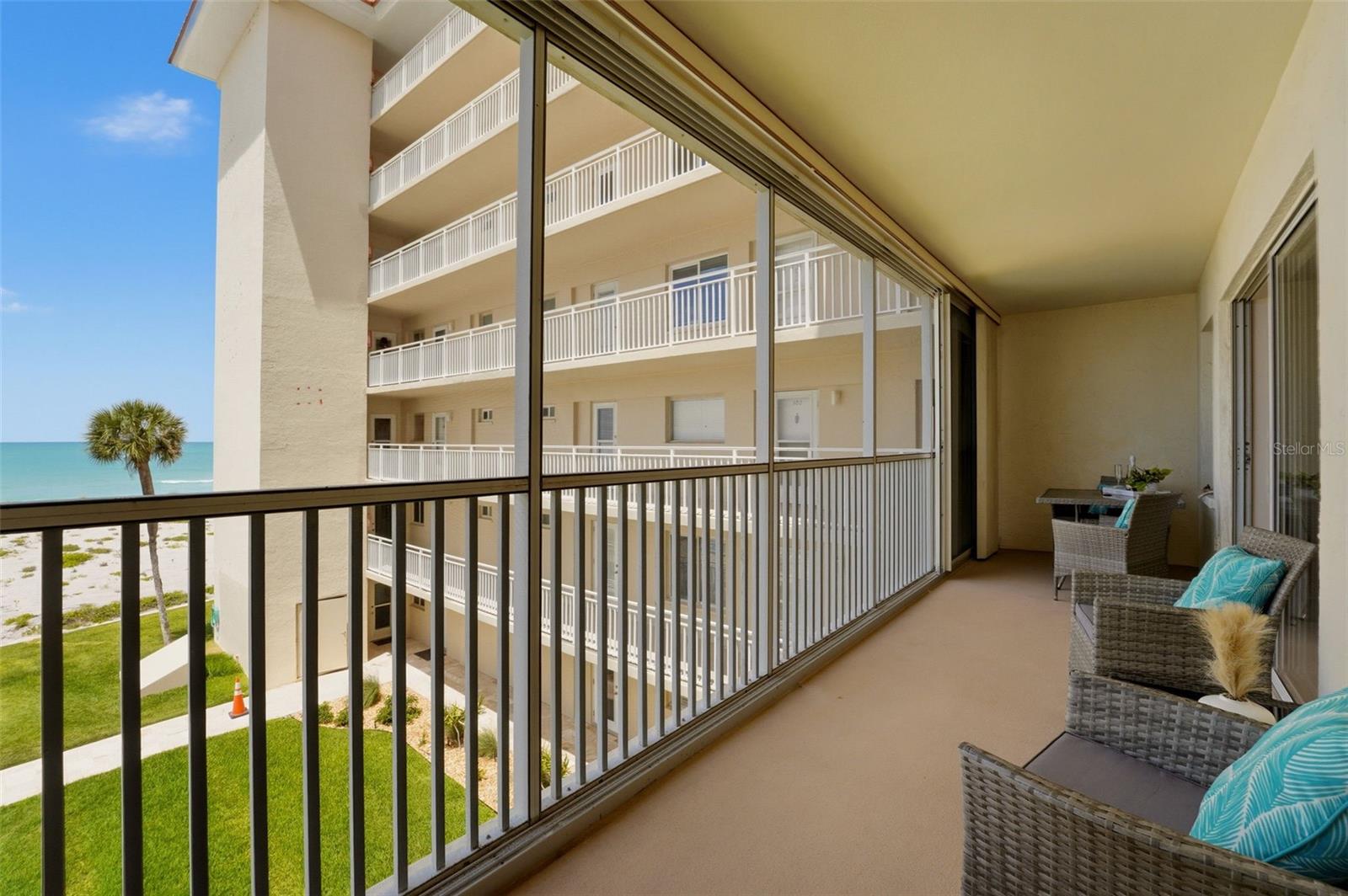 Image 5 of 67 For 1150 Tarpon Center Drive 3d