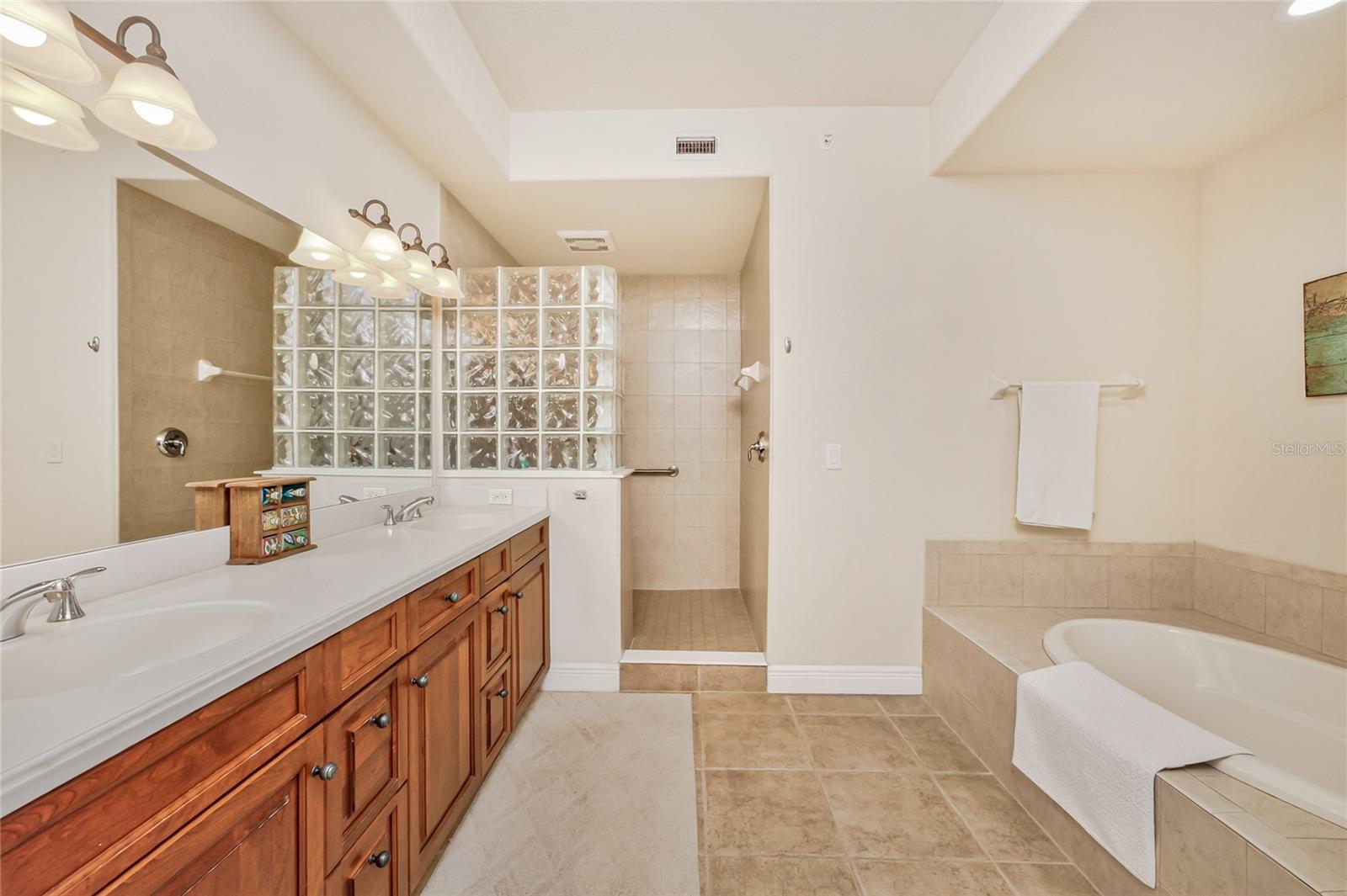 Image 36 of 96 For 167 Tampa Avenue E 513