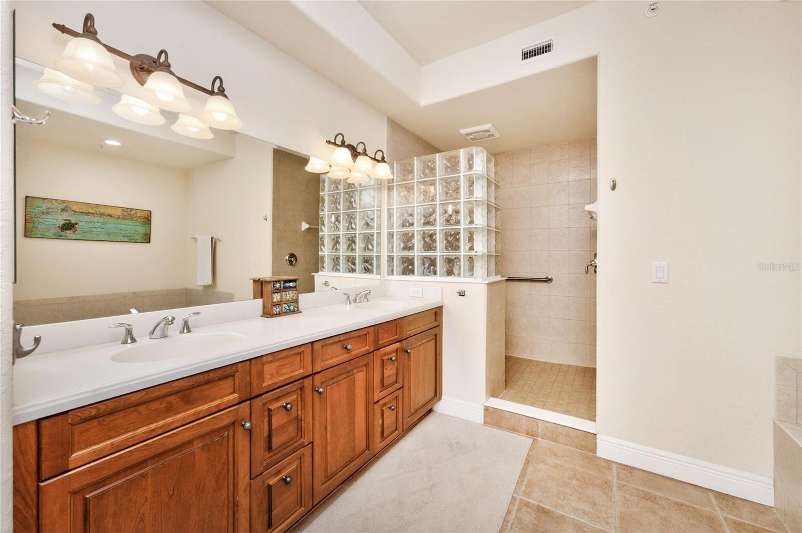 Image 37 of 96 For 167 Tampa Avenue E 513