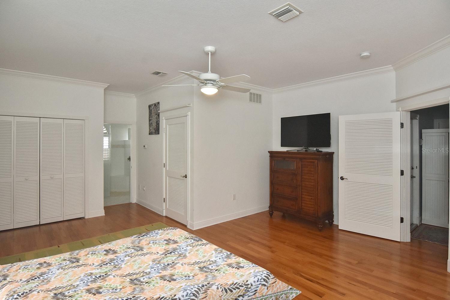 Image 27 of 89 For 232 Pensacola Road