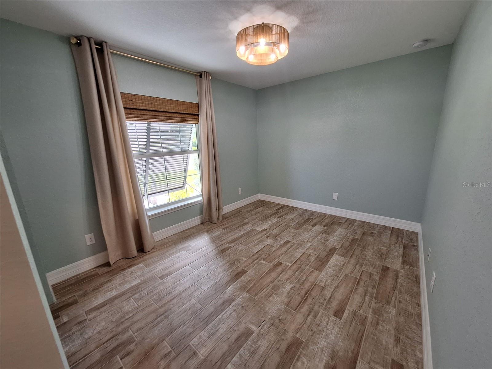 Image 22 of 33 For 132 David Boulevard