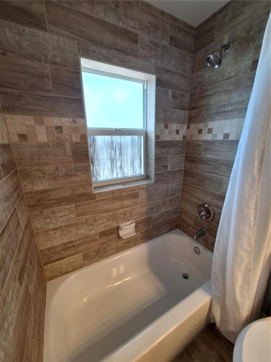 Image 26 of 33 For 132 David Boulevard