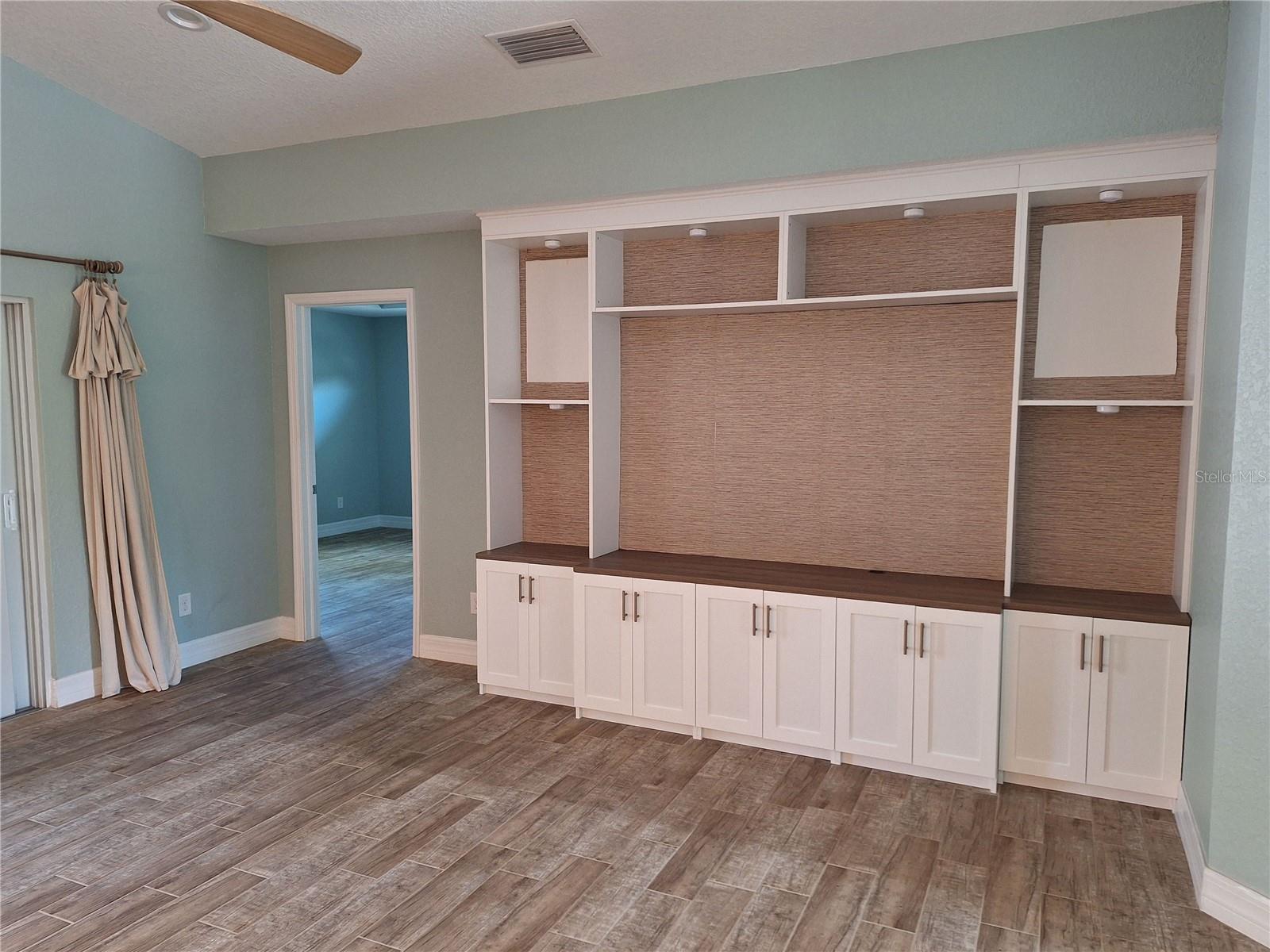 Image 6 of 33 For 132 David Boulevard