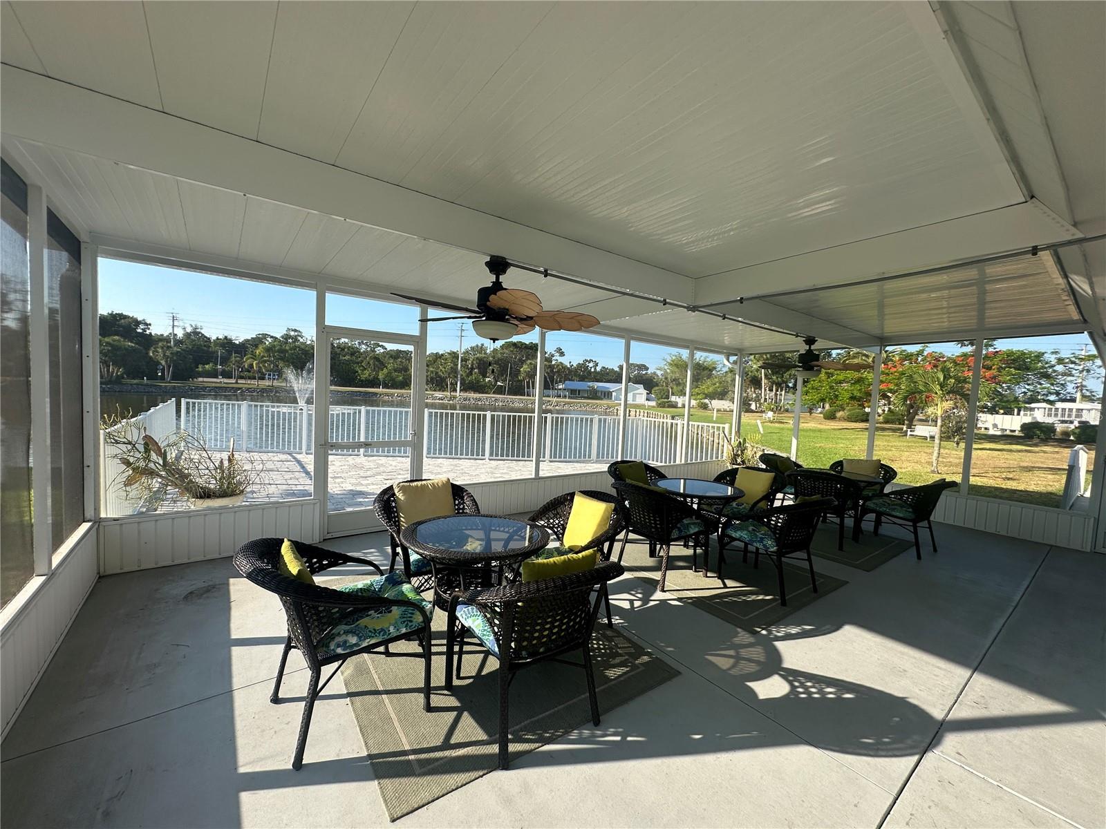 Listing photo id 4 for 5621 Sunflower Road