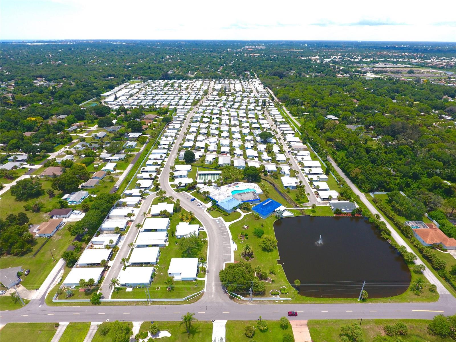 Listing photo id 7 for 5621 Sunflower Road