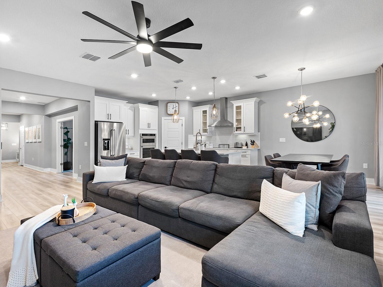 Image 11 of 56 For 192 Daylily Boulevard