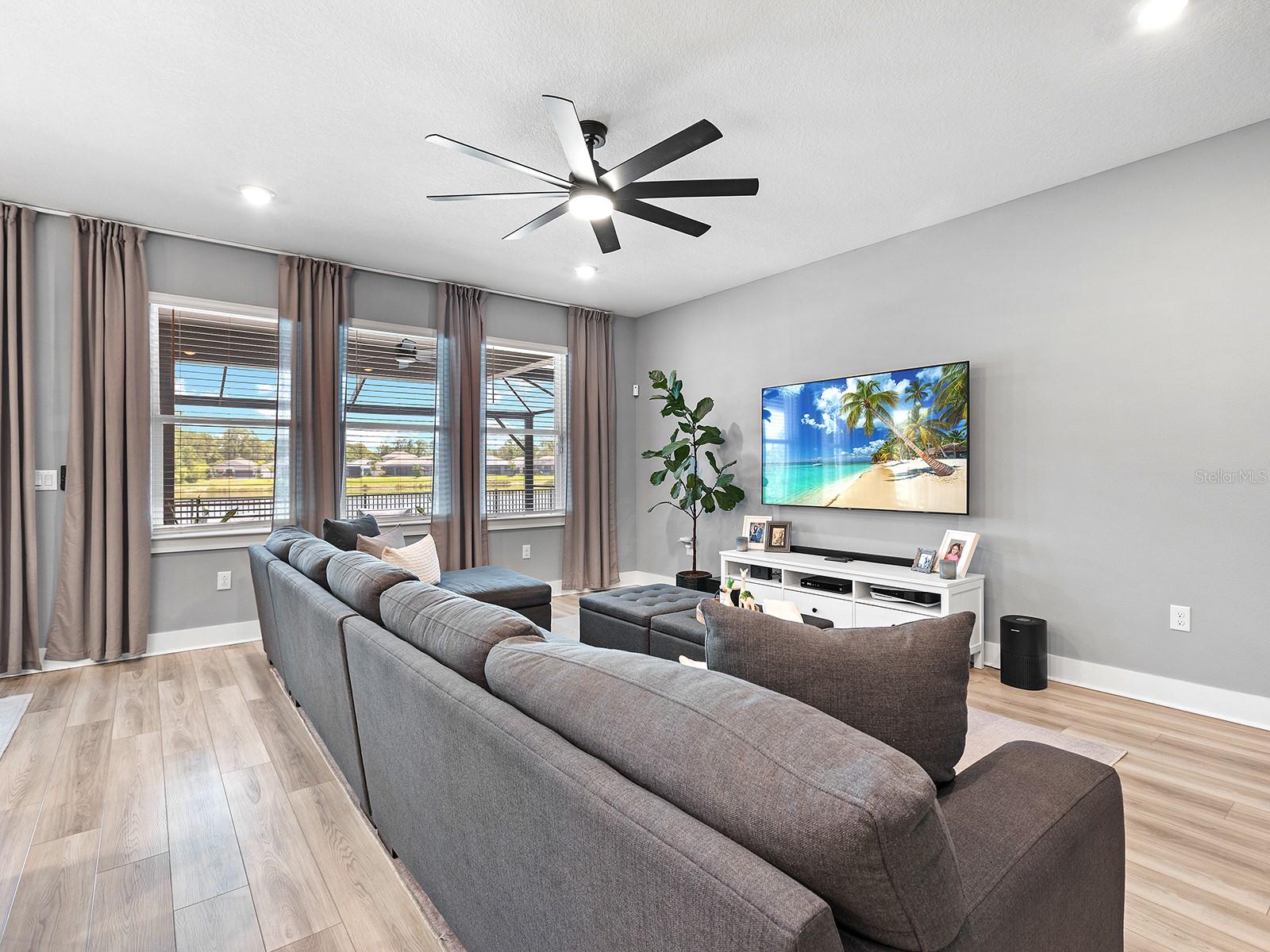 Image 12 of 56 For 192 Daylily Boulevard