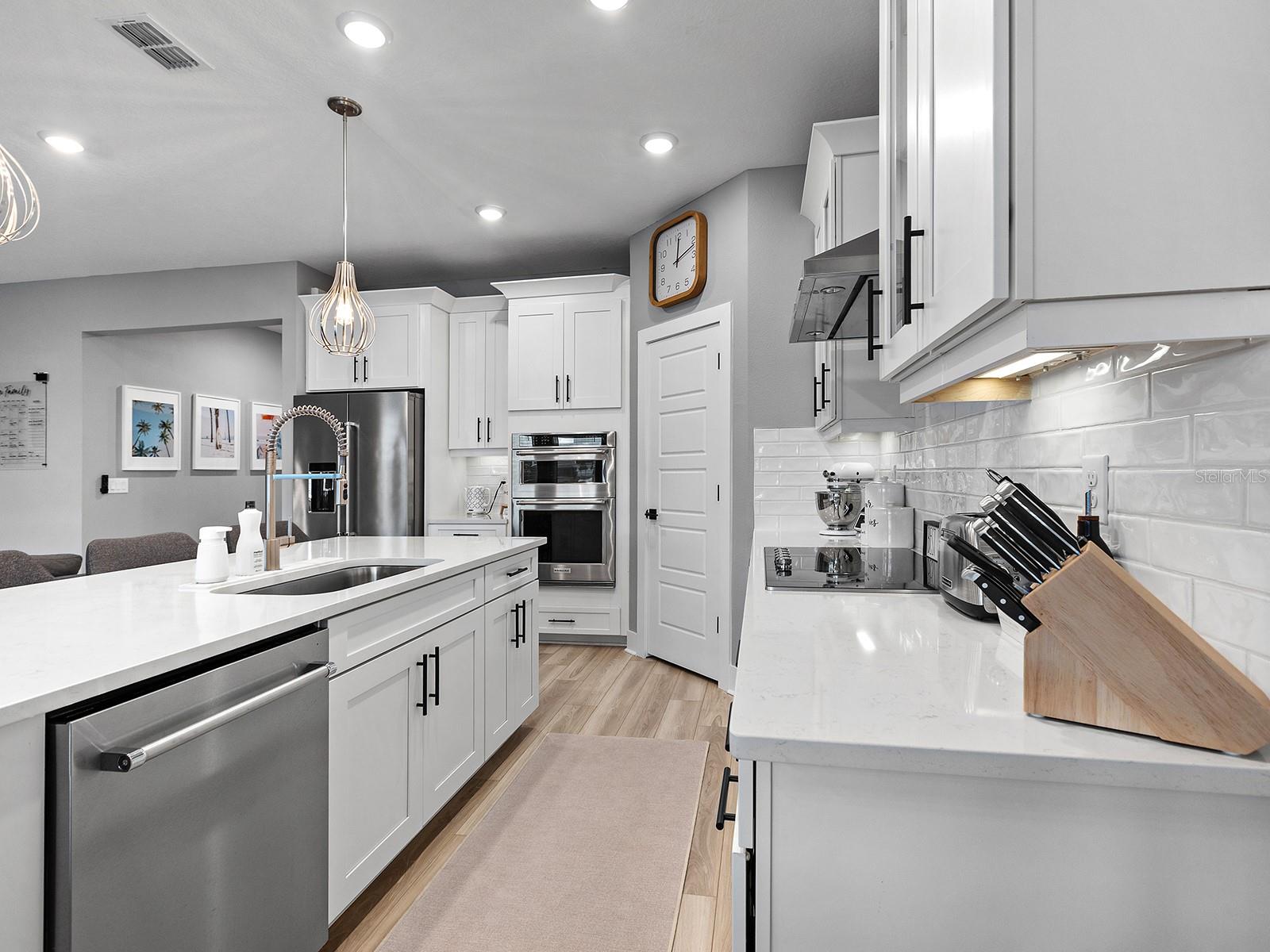 Image 17 of 56 For 192 Daylily Boulevard