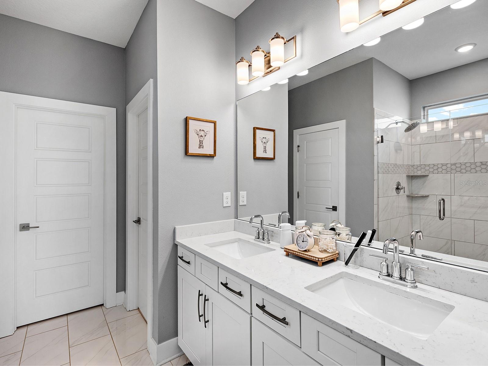 Image 22 of 56 For 192 Daylily Boulevard