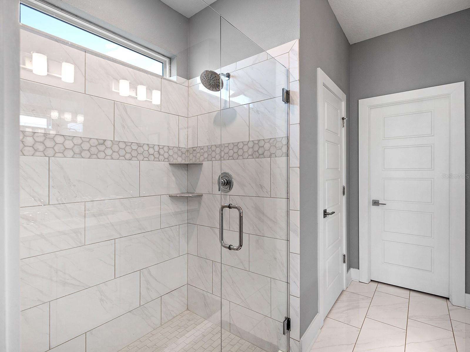 Image 23 of 56 For 192 Daylily Boulevard