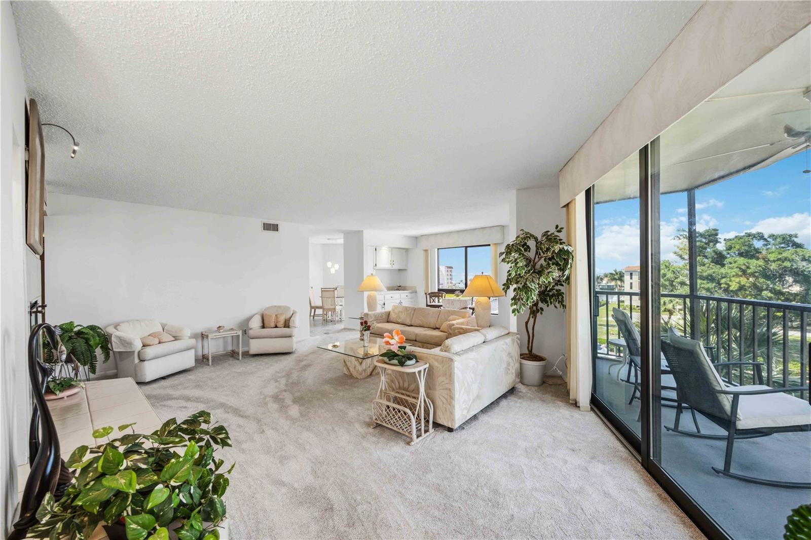 Image 13 of 64 For 25188 Marion Avenue D308