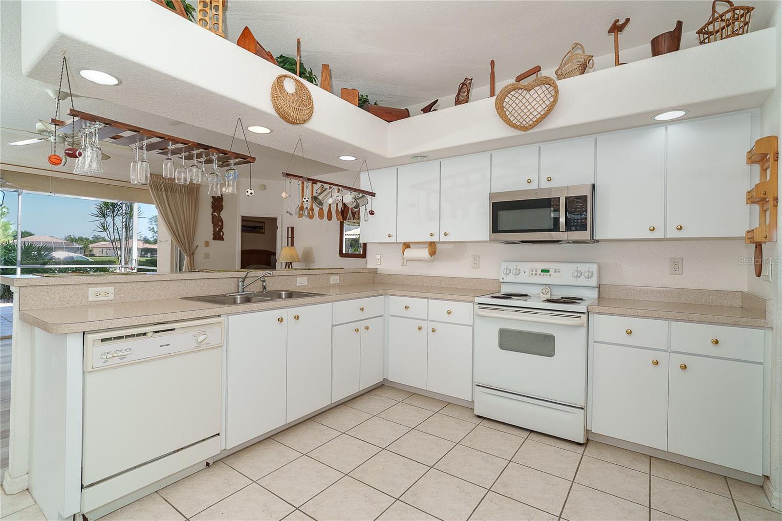 Image 4 of 45 For 8390 Parkside Drive
