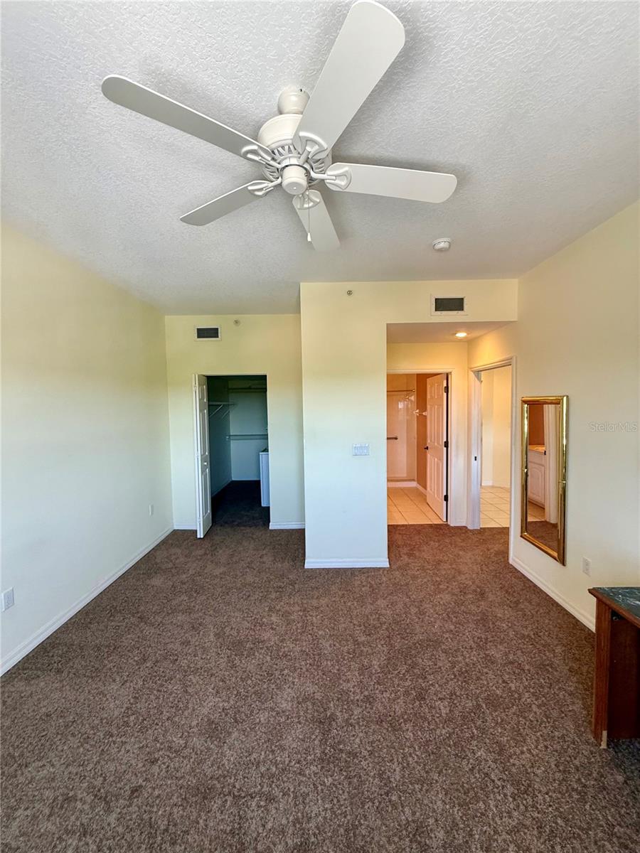 Image 14 of 31 For 3730 Cadbury Circle 528