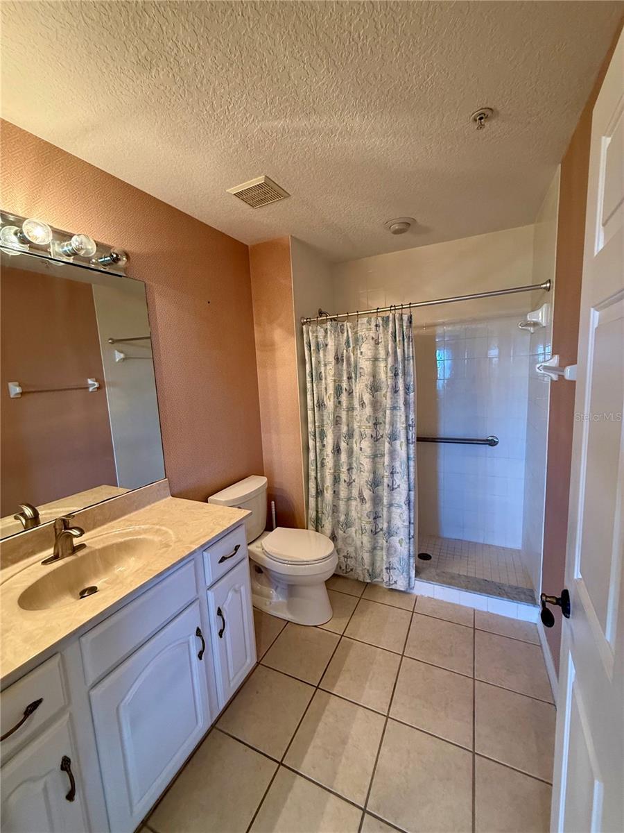 Image 15 of 31 For 3730 Cadbury Circle 528