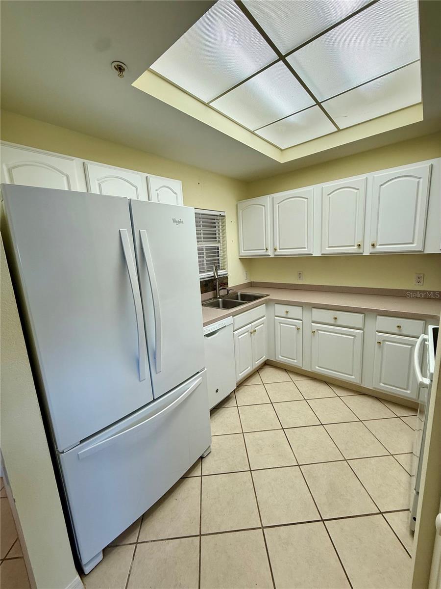 Image 16 of 31 For 3730 Cadbury Circle 528